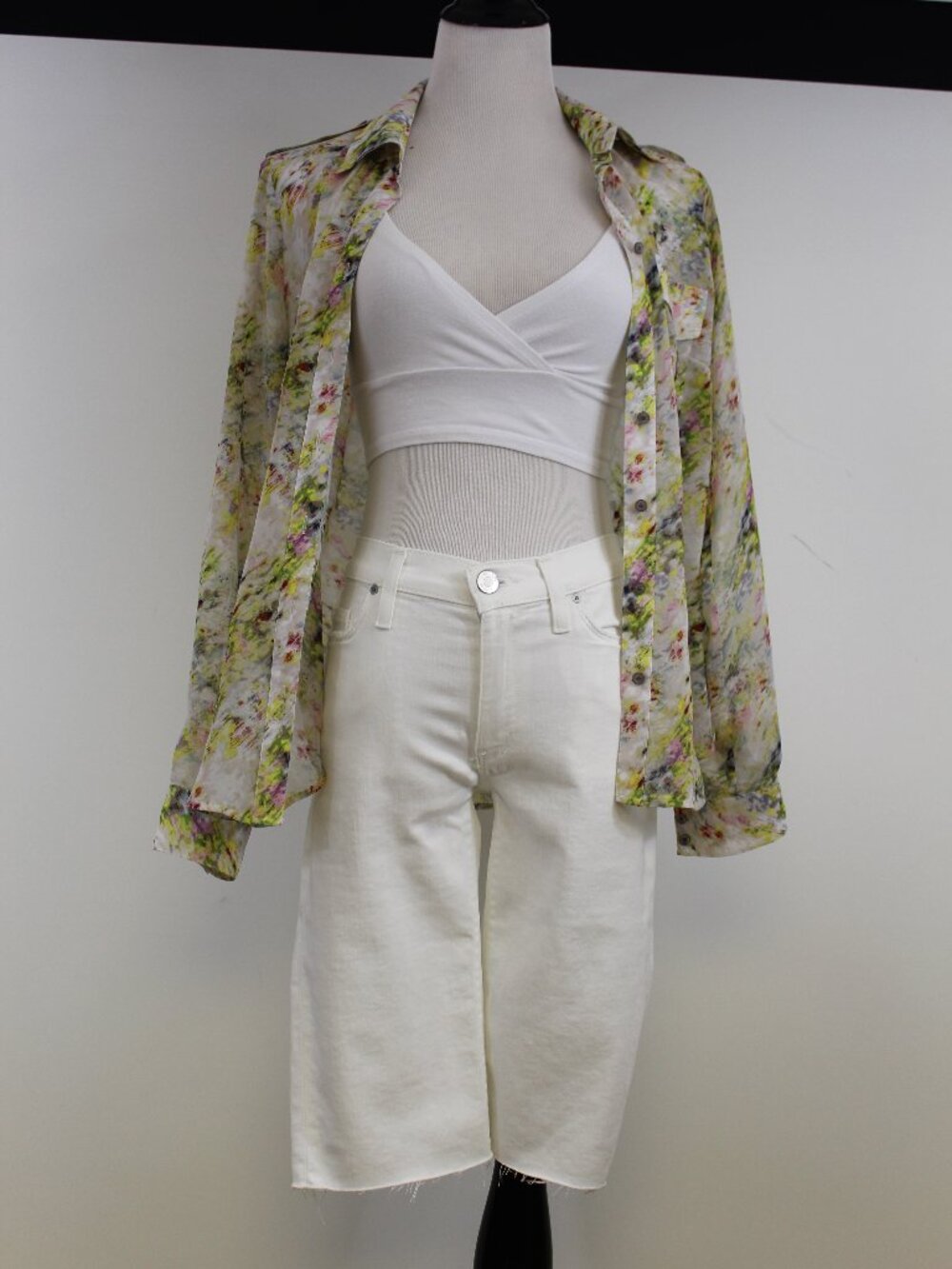 Hudson Amelia White Bermuda Shorts 26 Mid Rise Denim Cutoff Coastal Quiet Luxury